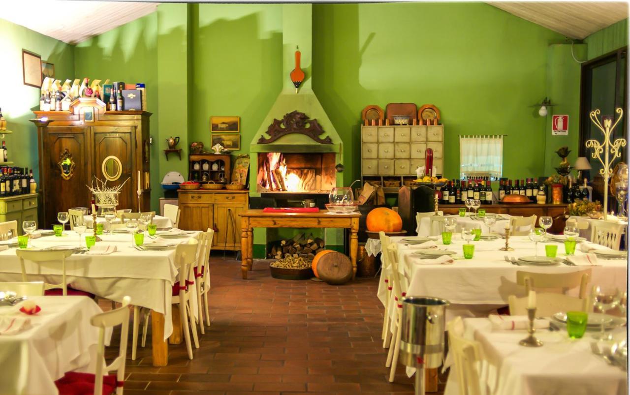 Palazzo Cavagna Sangiuliani Bed & Breakfast Bereguardo Exterior photo