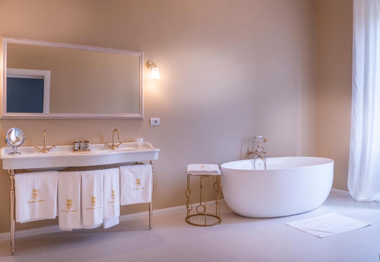 Palazzo Cavagna Sangiuliani Bed & Breakfast Bereguardo Exterior photo
