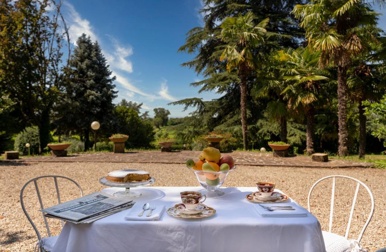 Palazzo Cavagna Sangiuliani Bed & Breakfast Bereguardo Exterior photo